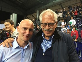 Dr. Güßbacher: Sportler und Manager vertrauen dem langjährig erfahrenen und beliebten Sportmediziner aus Nürnberg. 