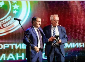 Große Ehre: Dr Güßbacher Internationalen Orden „Golden Mongoose“_Sept 2019